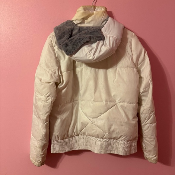 Columbia Cream Puffer Jacket with Quilted Design - Picture 10 of 12